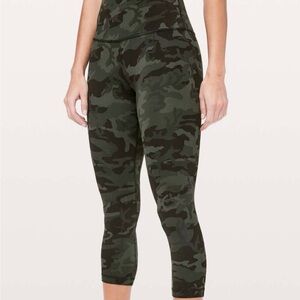 Women's Lululemon Cropped (23 inch) Camouflage Leggings